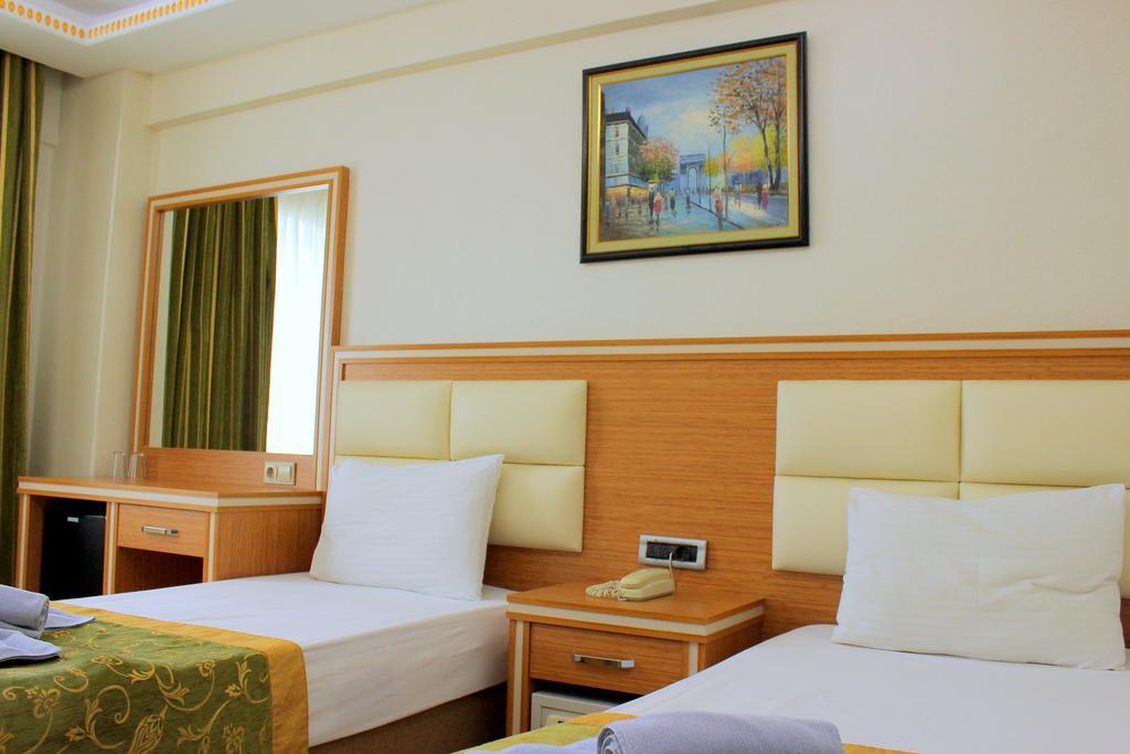 Hotel Buyuk Paris Istambul Extérieur photo